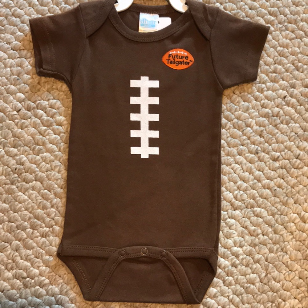 FOOTBALL ONSIE
